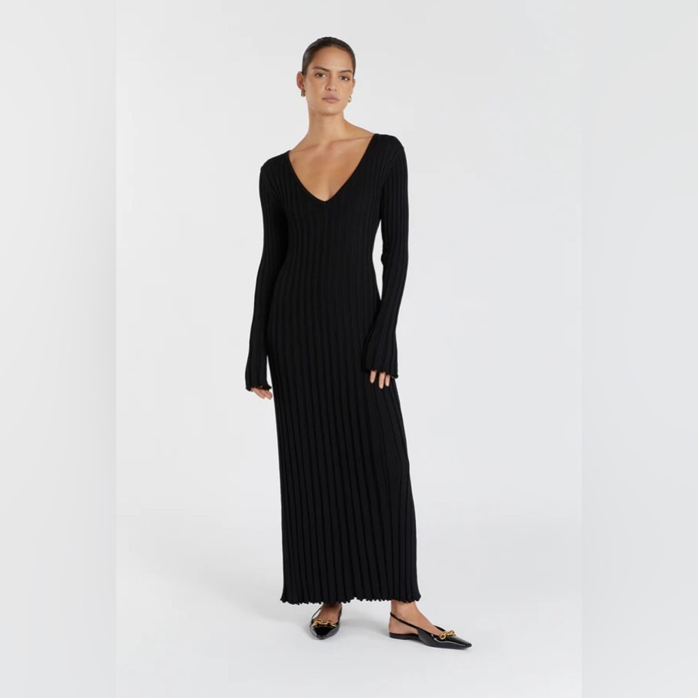 REIGN BLACK SLEEVED KNIT MIDI DRESS